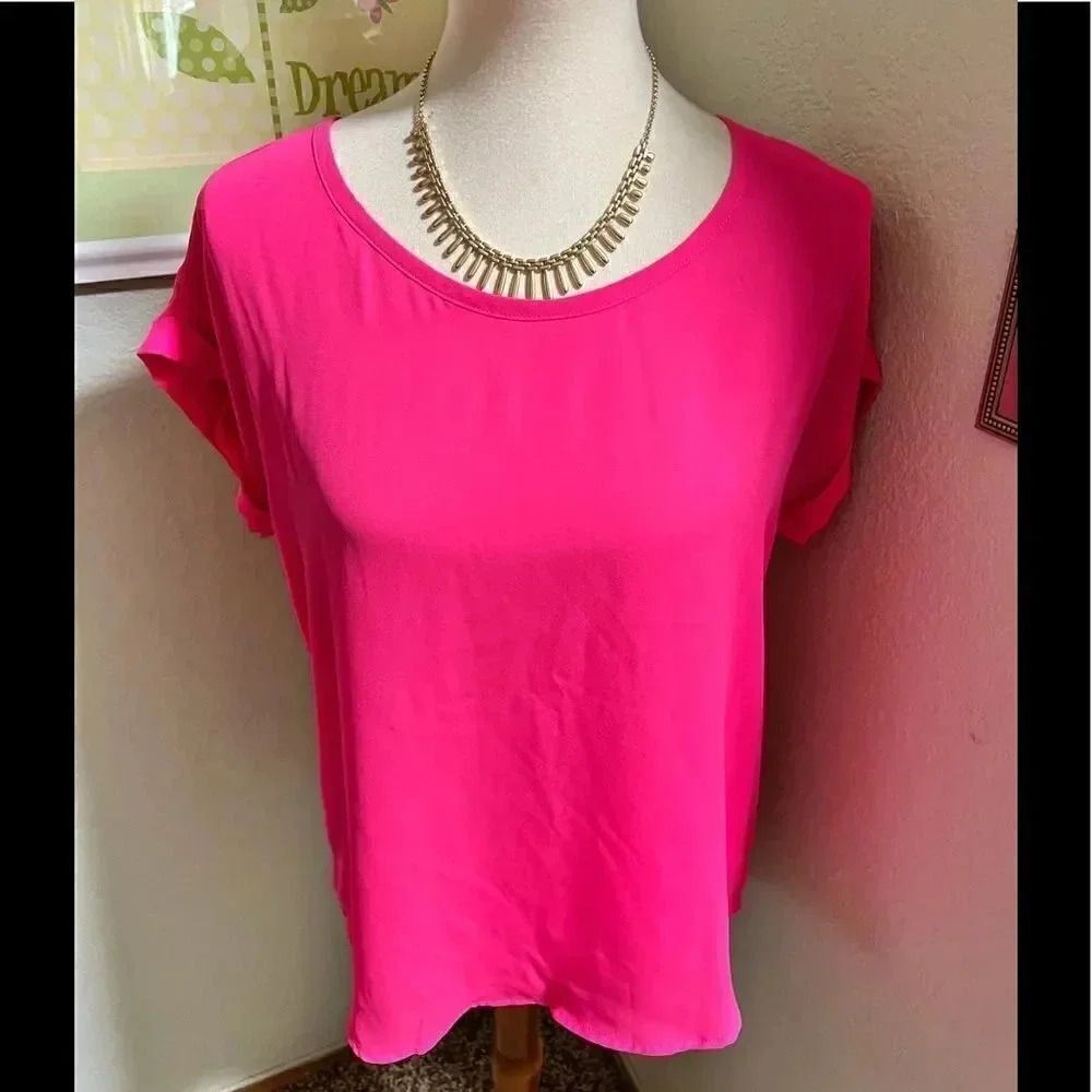 NWT Pleione Vibrant Pink Short Sleeved Blouse #139